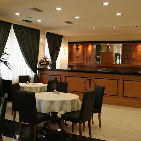 Hotel Platon Athena Bagian luar foto