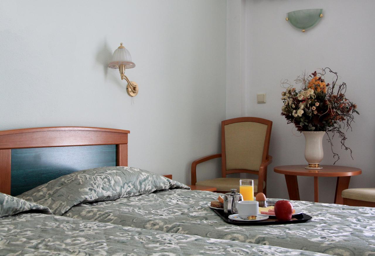Hotel Platon Athena Bagian luar foto