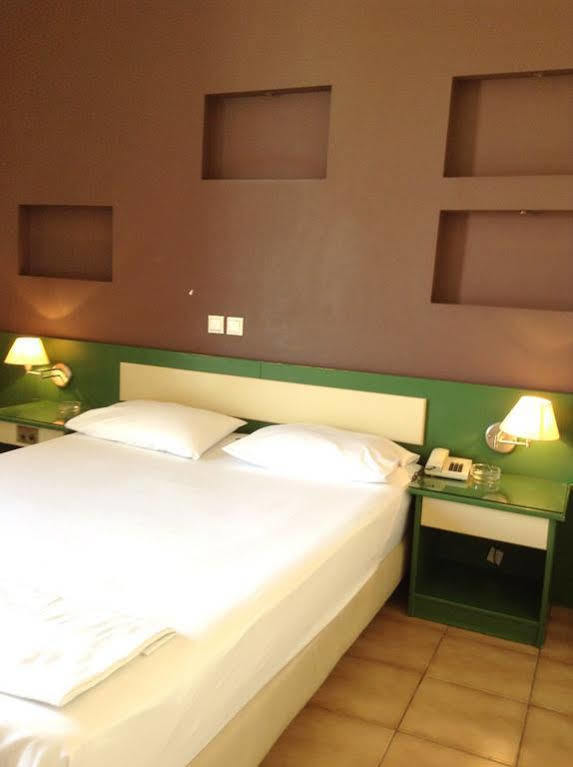 Hotel Platon Athena Bagian luar foto