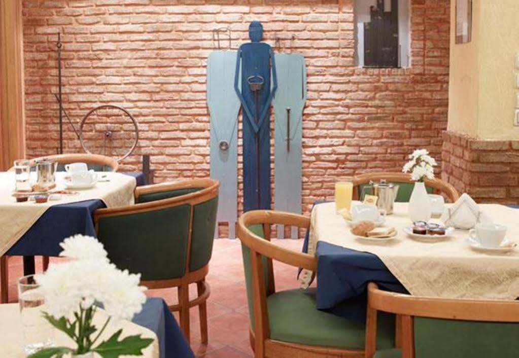 Hotel Platon Athena Bagian luar foto