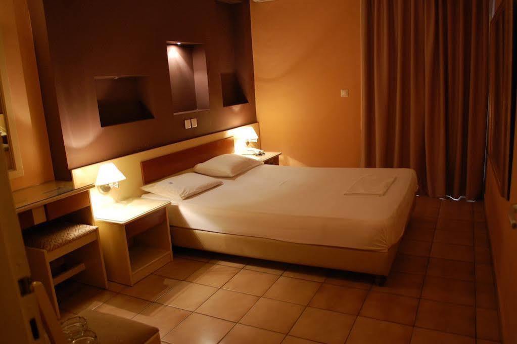 Hotel Platon Athena Bagian luar foto