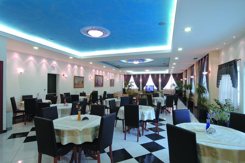 Hotel Platon Athena Bagian luar foto