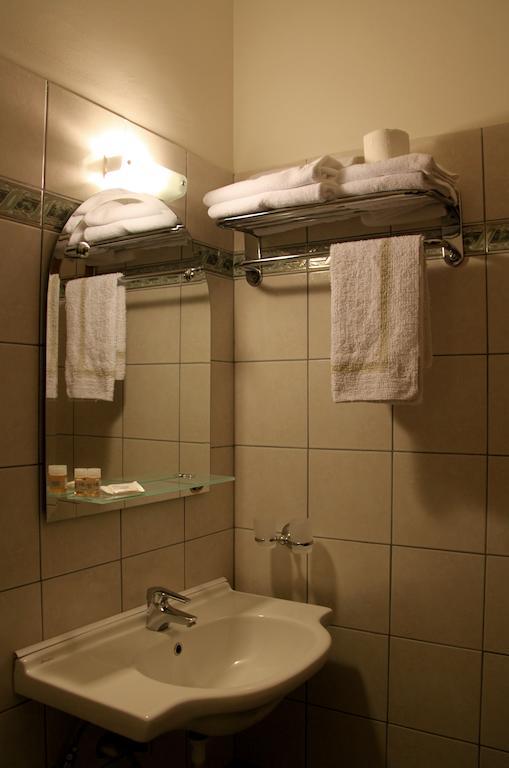 Hotel Platon Athena Bagian luar foto